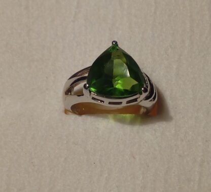Anillo de plata de ley y zirconita de color