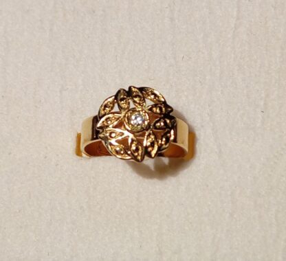 Anillo de goldfield con zirconita