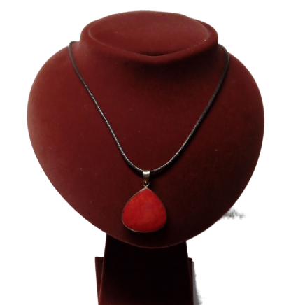 Colgante de coral de raíz y plata de ley